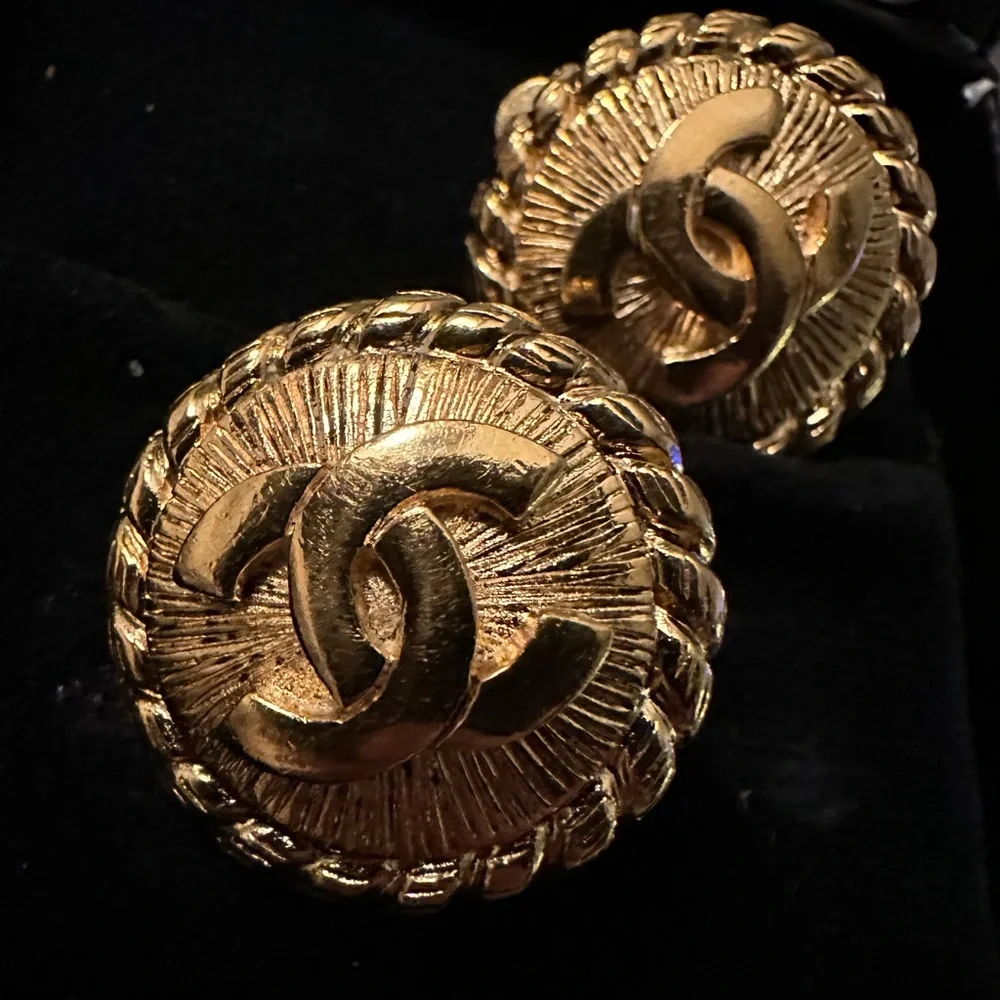 Chanel CC Logo Gold Plated Earrings ~ Vintage Chanel Clip-on Earrings ~ EUC